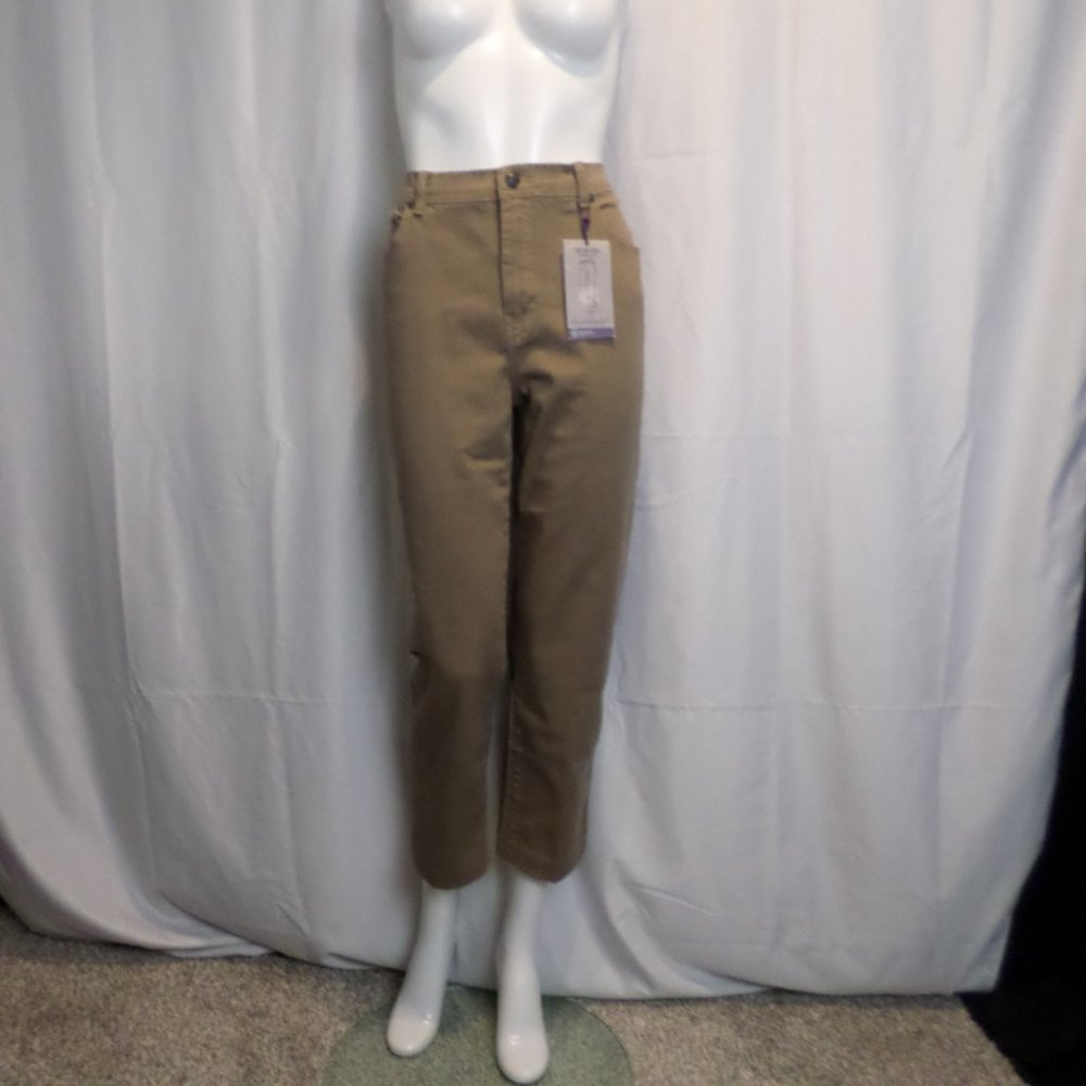 💖NWT Gloria Vanderbilt tan jeans